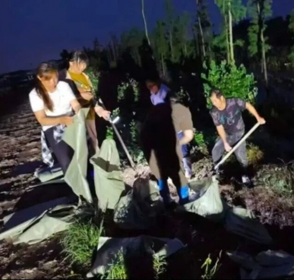 我水性好，我先下！軍人休假遇突發(fā)管涌跳水排查5小時(shí)