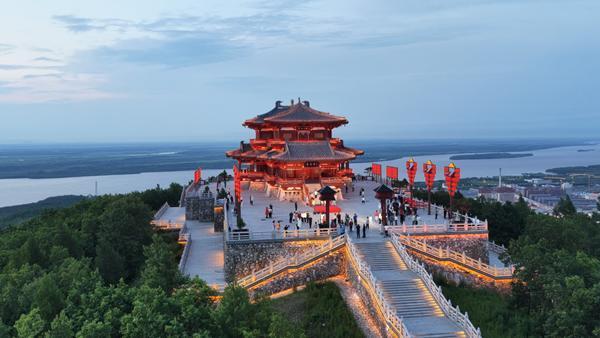 黑龙江抚远:国风夜游点亮东极夏夜