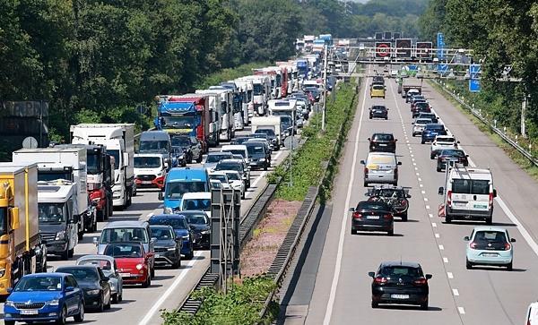 欧洲多国创纪录高温天气持续 热浪致数千超额死亡