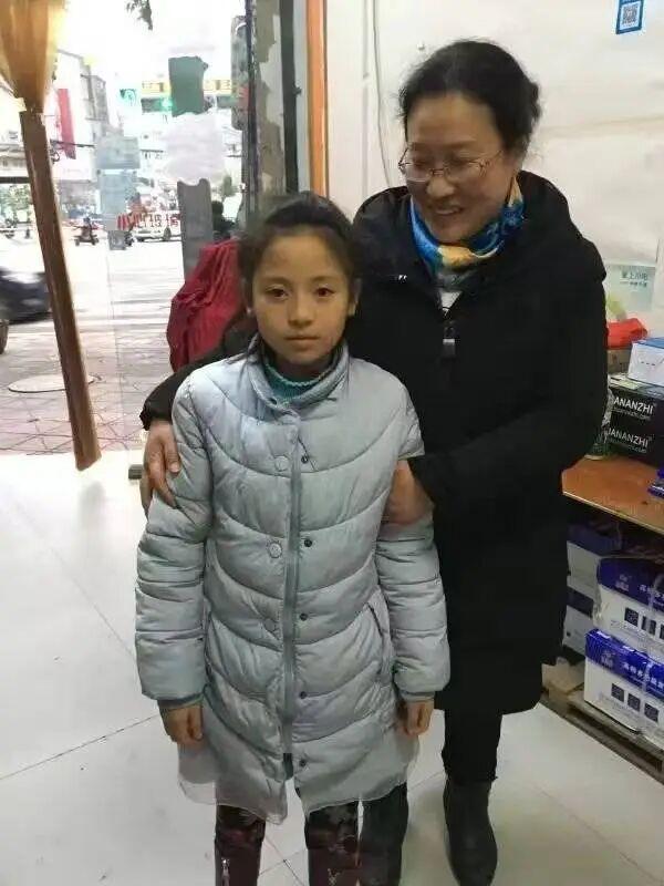 女孩独居害怕床头放菜刀现考上一本 从孤苦到希望的转变