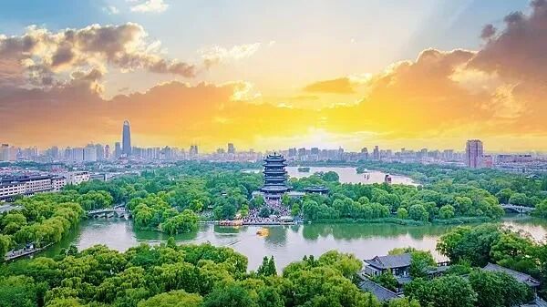 人才经济看济南：一座城市如何坚持“投资于人”？