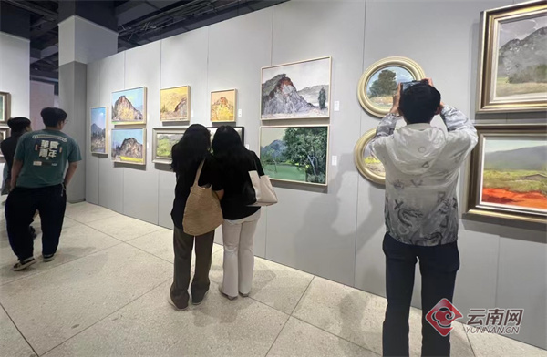 持续至8月18日 “诗和远方：严仁奎油画作品展”在昆明展出