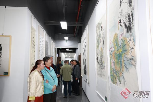 百幅艺术精品佳作展出 第四届“仰望星空”书画家作品展开展