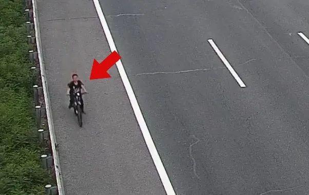 13岁男孩高速骑车找姥姥：偷偷前往一百公里外！
