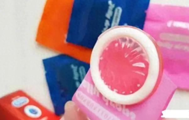 夫妻制售避孕套造型糖果被罚没41万：冒用他人厂名厂址 无底线营销影响恶劣