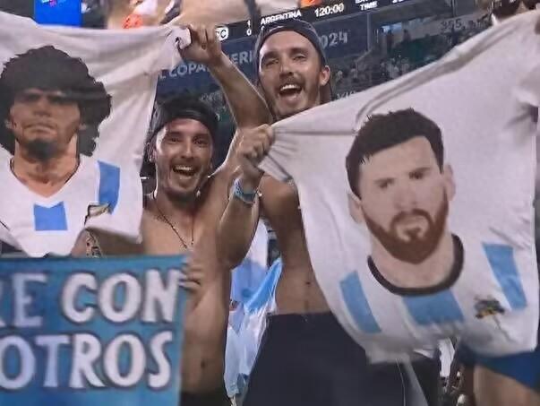 阿根廷球迷庆祝美洲杯夺冠 街头狂欢景象壮观