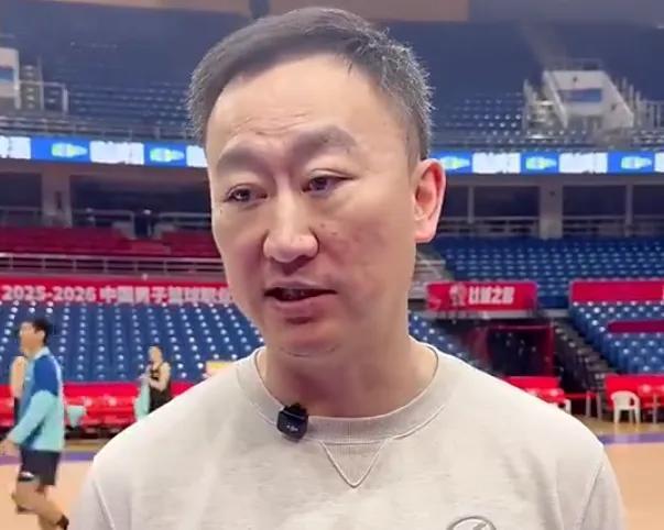 化解矛盾！刘维伟上一场赛后与韦瑟斯庞进行沟通 双方认可彼此的意见