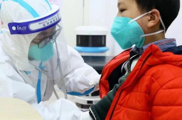 武汉某小学多名学生发热，且感染人数一直新增