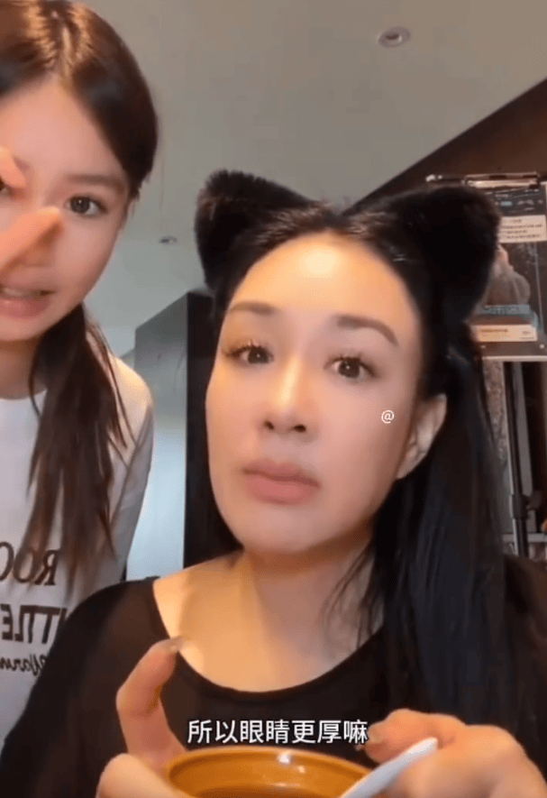 钟丽缇曝女儿cayla天生弱视