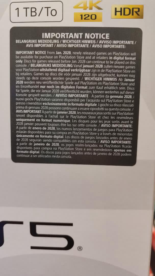索尼直接不装了！PS5包装盒上被贴警告：不再会有实体版