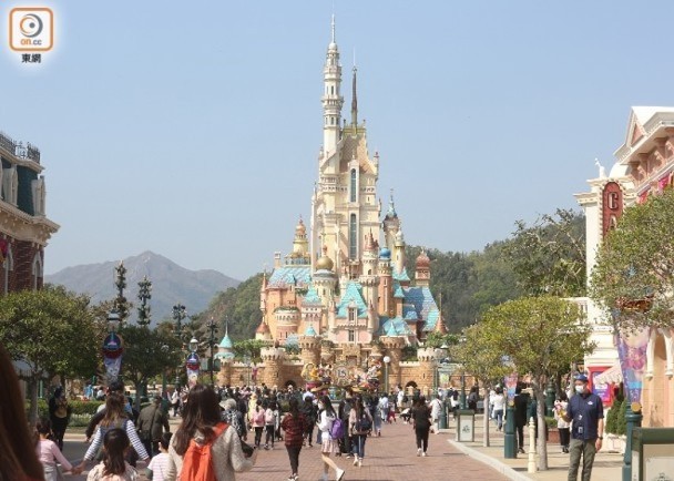 香港收紧防疫措施 迪士尼乐园、海洋公园闭园