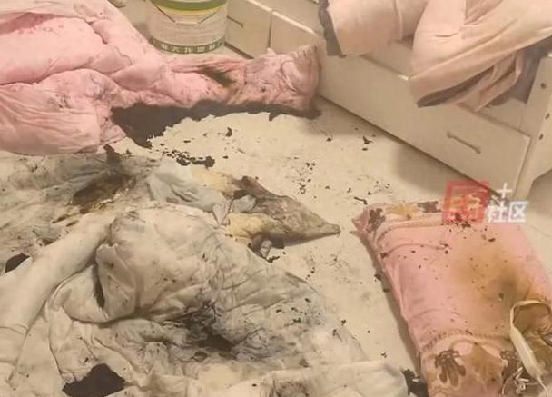 女子开电热毯睡觉醒来床冒烟 一声怪响后床着火：差点丧命！
