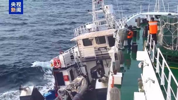 菲海警下狠手 2000吨大舰冲向中国海警艇 黄岩岛对峙升级