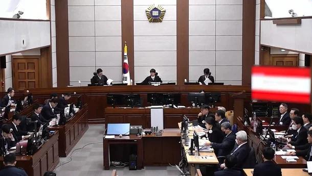 被要求判死刑 尹锡悦拍桌怒骂特检组 深夜庭审激烈交锋