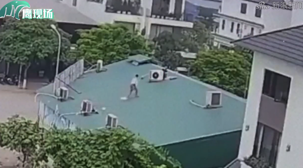 越南两维修工屋顶维修空调遇爆炸 致1死1伤