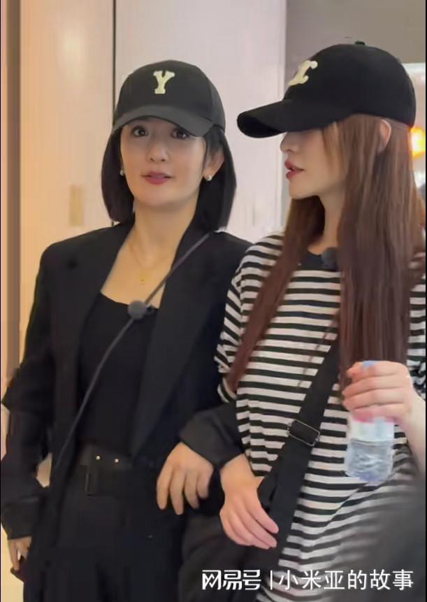 谢娜李小冉逛街被偶遇 姐妹情深引发热议