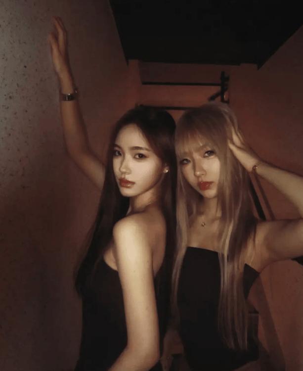 小S俩男儿合体登向前卫杂志封面 姐妹情深展现前卫魔力