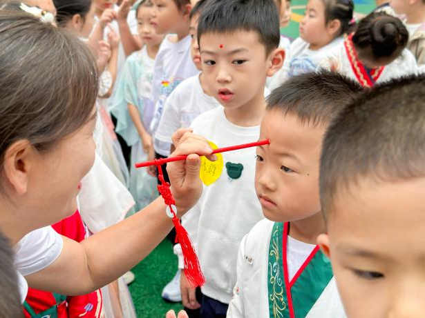 昆明五华红旗小学教育集团布新校区举办秋季学期开学典礼暨一年级新生入学礼