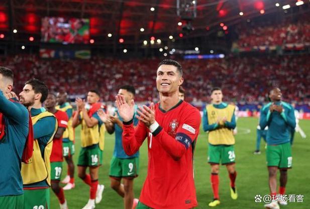 葡萄牙2比1险胜捷克队，B费表现低迷遭质疑 足球创作盛宴热议纷纷