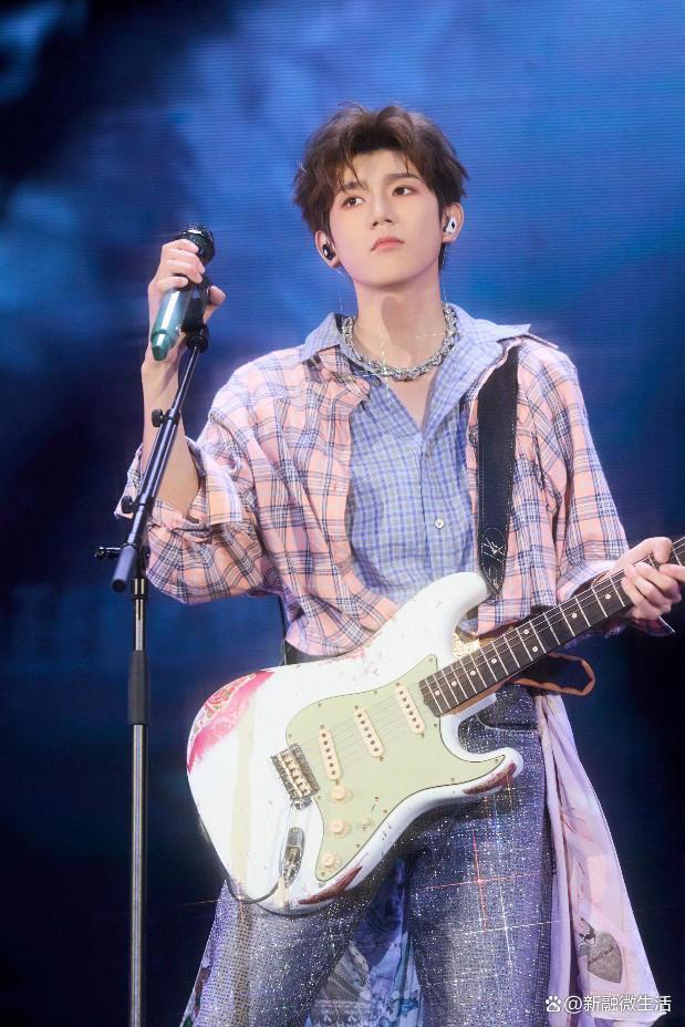 王源官宣客厅狂欢跨年场 期待值拉满