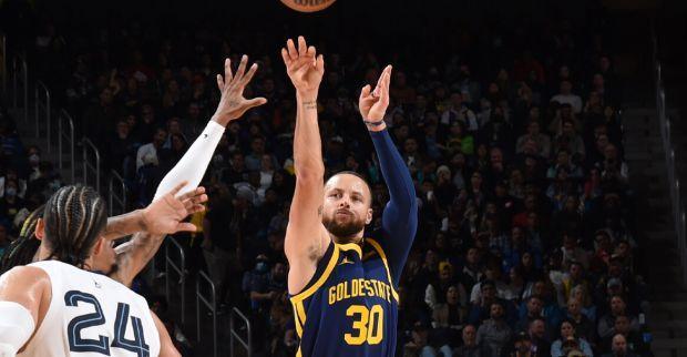 库里扔牙套被驱逐拿下34分，勇士准绝杀险胜灰熊