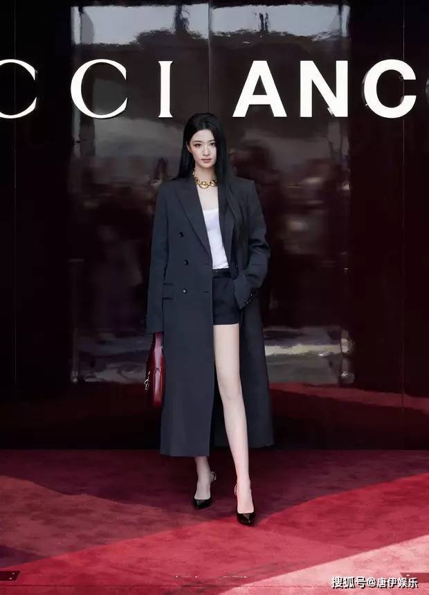 王楚然回应臭脸 幽默自嘲化解误会