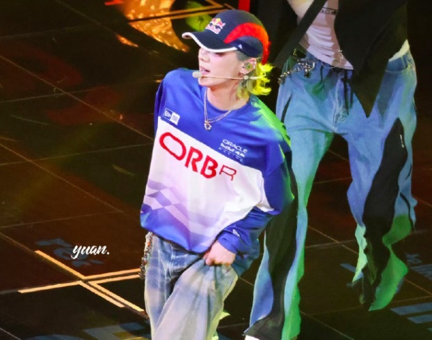 粉丝当着鹿晗的面投诉工作室 引发全场笑声