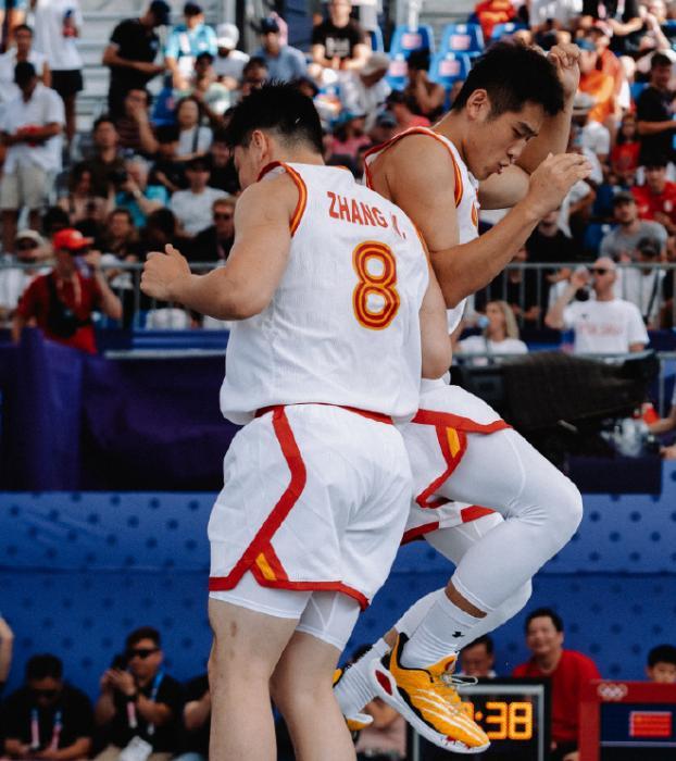 中国三人男篮：1-8落后追至16-21惜败立陶宛 张宁5分出线形势告急 奥运观赛团热议
