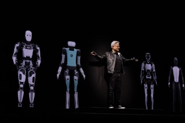 黄仁勋：人形机器人将像车一样普及，AI新纪元来临