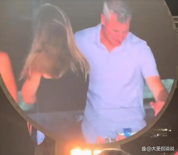 IT高管演唱會這一抱或值4000萬美元 科技圈“社死”現(xiàn)場