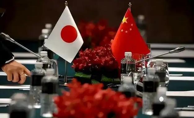 台评论员说高市早苗尴尬了 撤回即下台的政治困局