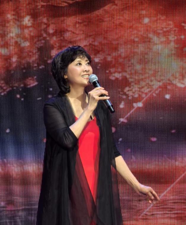 73岁“女儿国国王”朱琳近照曝光 优雅冻龄引惊叹