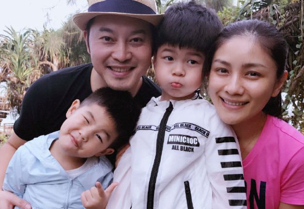 沙溢深夜晒军艺毕业照自称校草 却遭校友沈腾调侃