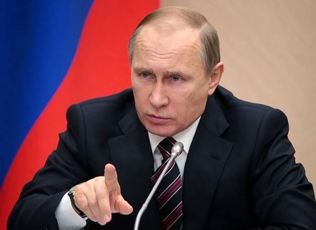 俄罗斯暴雪寰球雪中挖车跳楼外出 极点天气下的生活挑战