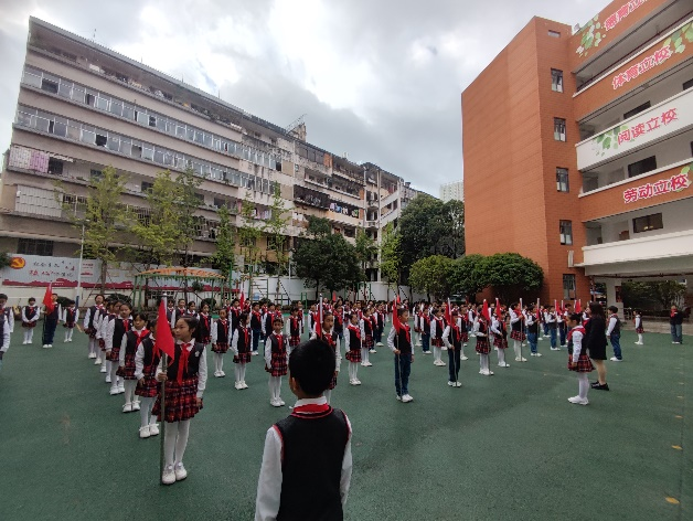 昆明五华春城小学开展“红领巾爱祖国”庆祝少先队建队75周年活动