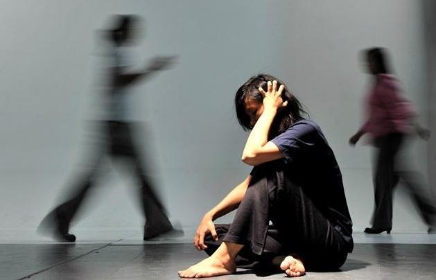 34岁女子过年被催婚串上抑郁症，网友：不是一定要结 生病就不值得了