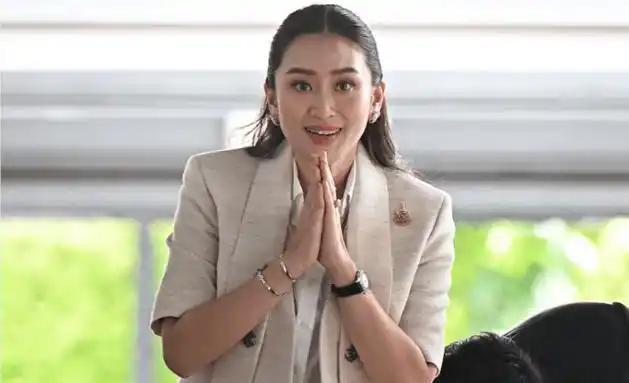 泰国女总理突遭停职背后谁在操控 政治博弈暗流涌动
