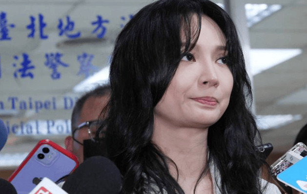 飞儿乐团20年恩怨终结？詹雯婷诬告罪没事了，陈建宁却喊话她道歉