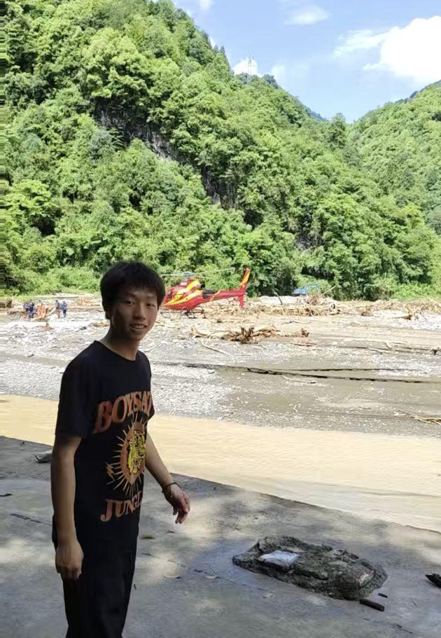 男子將丈母娘救出被洪水卷走 抱樹撐12小時獲救