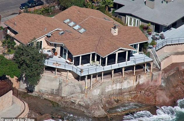 美印度裔企业家羞辱员工被枪杀 职场压榨酿悲剧