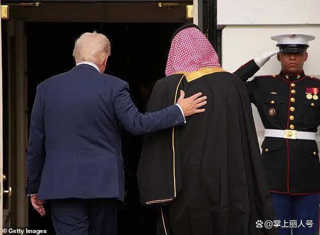 特朗普怒怼ABC女记者 维护沙特王储引发争议