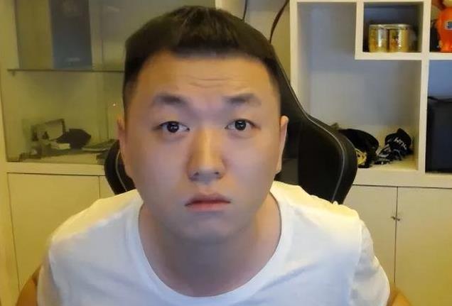 想不到！从抽象主播到健身达人，30岁药水哥活成令人羡慕的样子