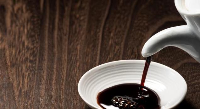 酱油是“害人油”,吃多会致癌?瓶身有这4个字,再不停用酿大祸