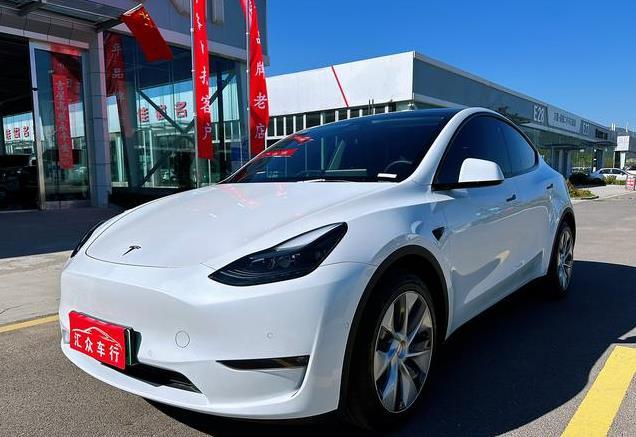 不到18万的特斯拉Model Y 2021款，白色仅3.7万公里！