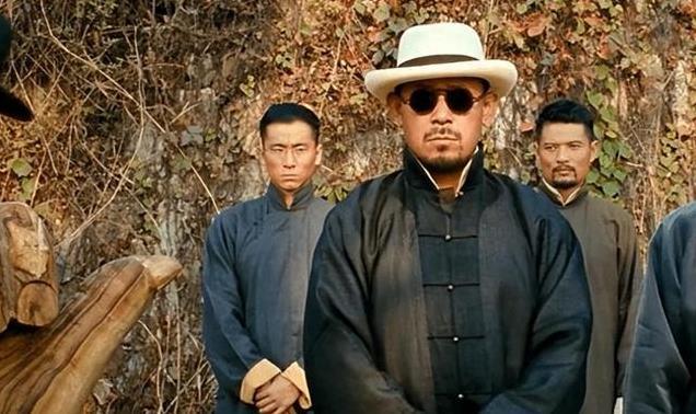 姜文《让子弹飞》，究竟讲了什么？当年看不懂，现在看懂了吗？