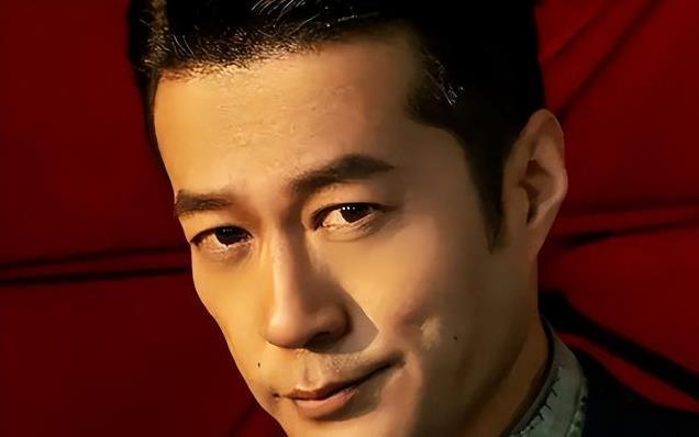 谭凯：因演技太好被误认为是日本人，51岁仍未婚，和老母相依为命