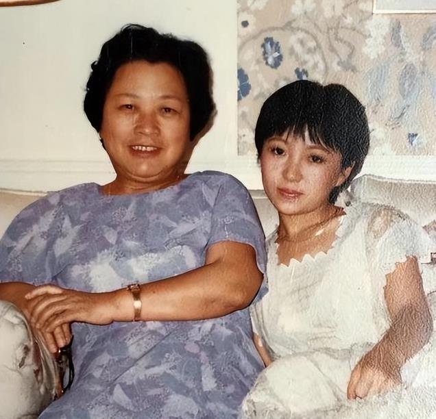 著名歌手程琳：8岁登台，13岁走红，56岁仍未婚，与养女相依为命