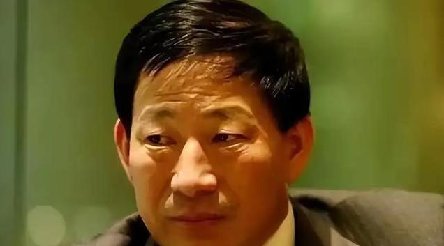 严介和大胆叫板李嘉诚：严介和的“狂”成就商业传奇