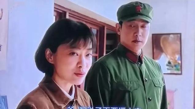 50岁梅婷演20岁少女皱纹明显、皮肤松弛！网友：一大把年纪硬装嫩