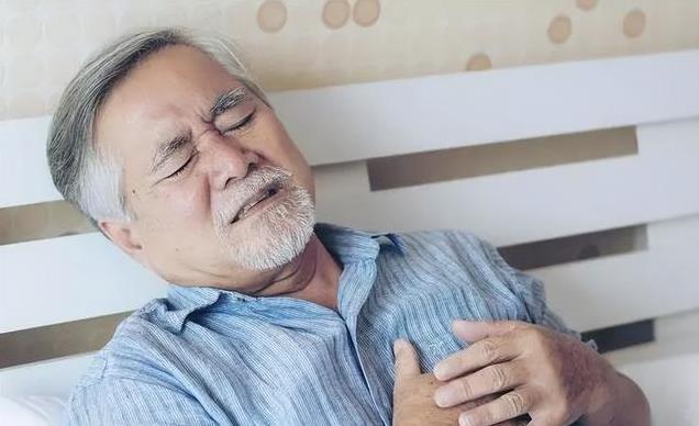 洋葱是心梗“隐藏凶手”？医生劝告：若想心脏健康，这几物少碰